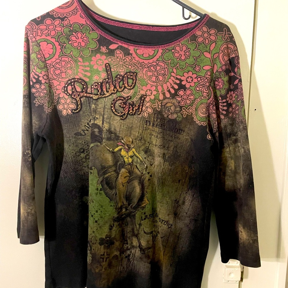 Cactus shirt. Pictures of front and back.